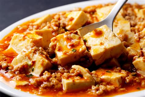  Il Mapo Tofu: Una Scoperta Piccante e Cremosa nel Cuore di Wuzhong!