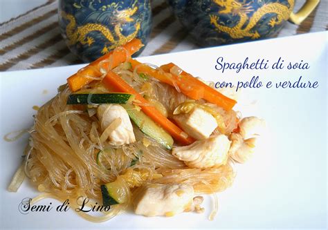  Mangiare il Piccante Sautéed Vermicelli con la Salsa di Soia? Una Esplorazione Gustativa dei Sapori Acri e Fragranti