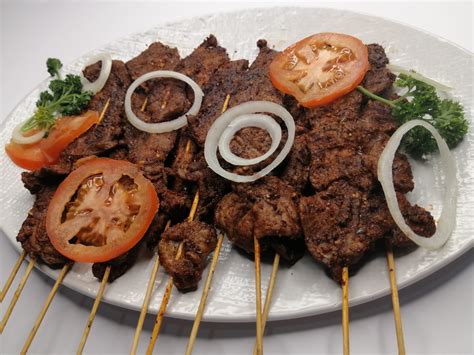 Suya! Un Barbecue speziato che fa ballare il palato!