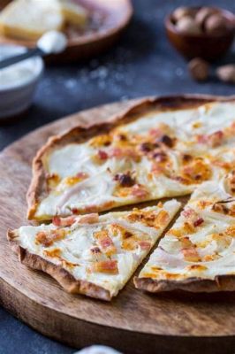  Tarte flambée: Un connubio irresistibile di sapori croccanti e cremosi!